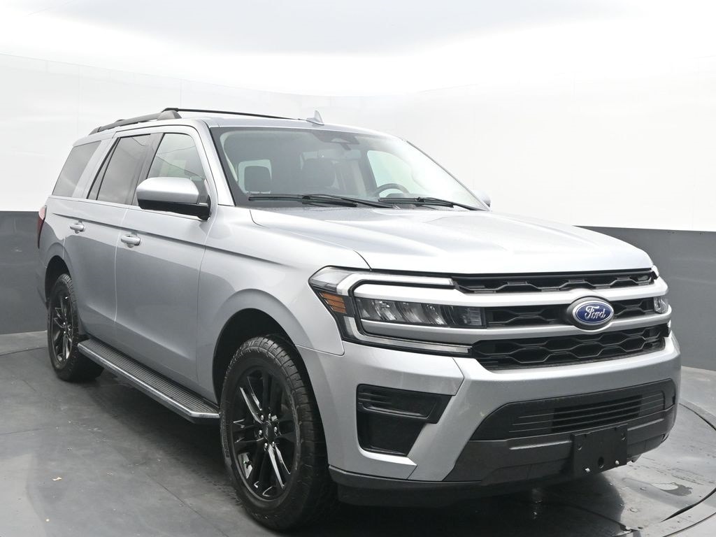 2022 Ford Expedition XLT's photo