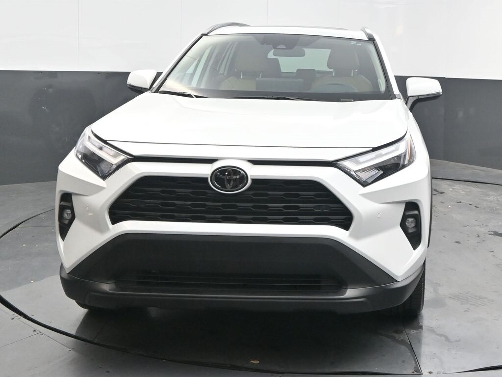 2025 Toyota RAV4 XLE Premium photo 2