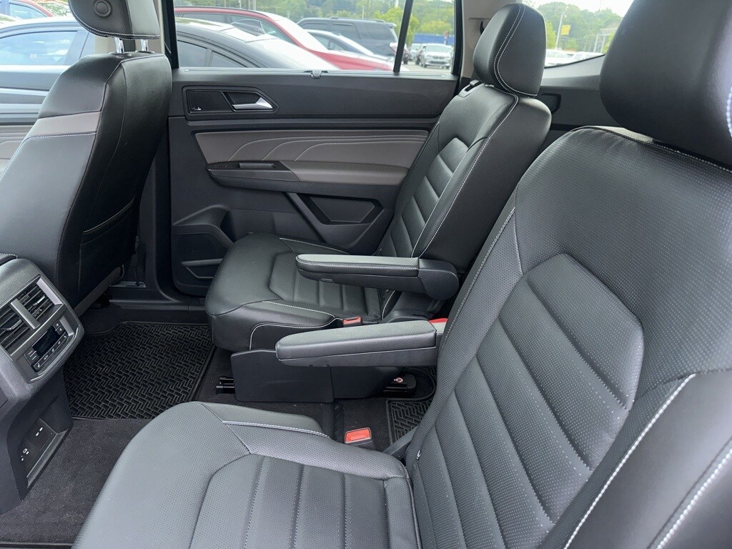 2022 Volkswagen Atlas V6 SEL Premium R-Line photo 3