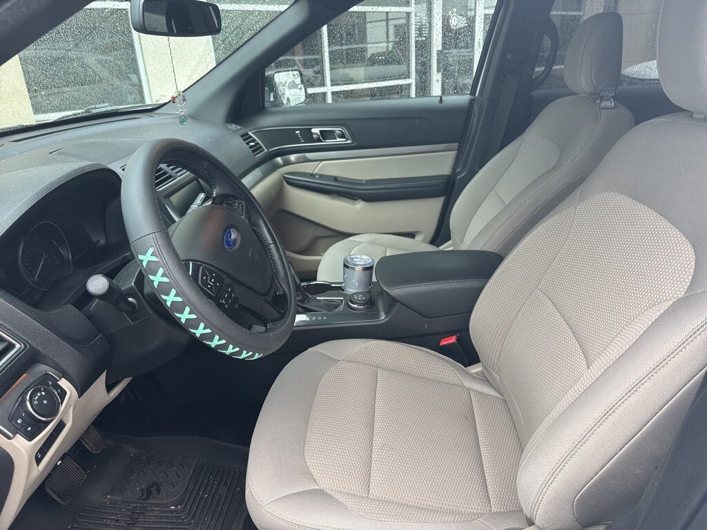 2018 Ford Explorer XLT photo 2