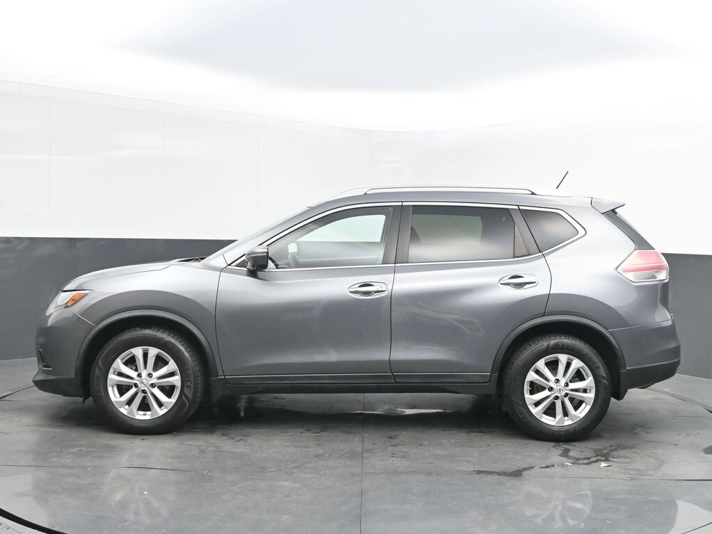 2015 Nissan Rogue SV photo 4