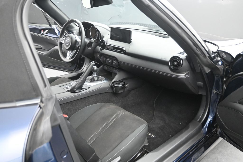 2025 Mazda MX-5 Miata Club - Photo 21