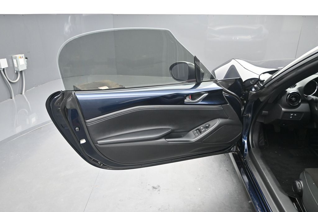2025 Mazda MX-5 Miata Club - Photo 4