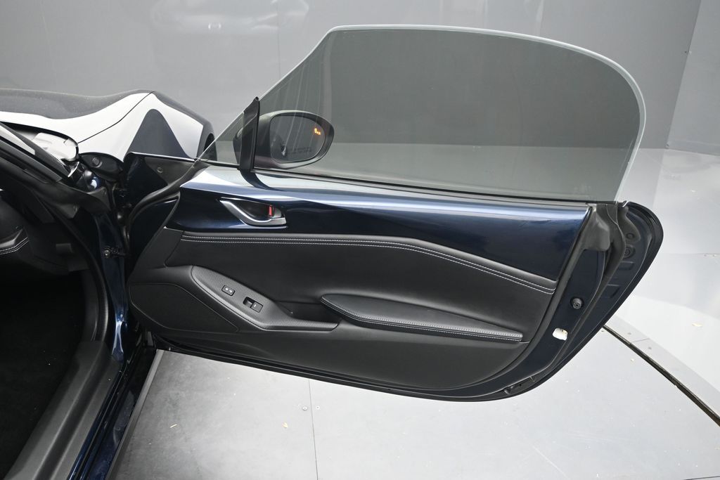 2025 Mazda MX-5 Miata Club - Photo 19