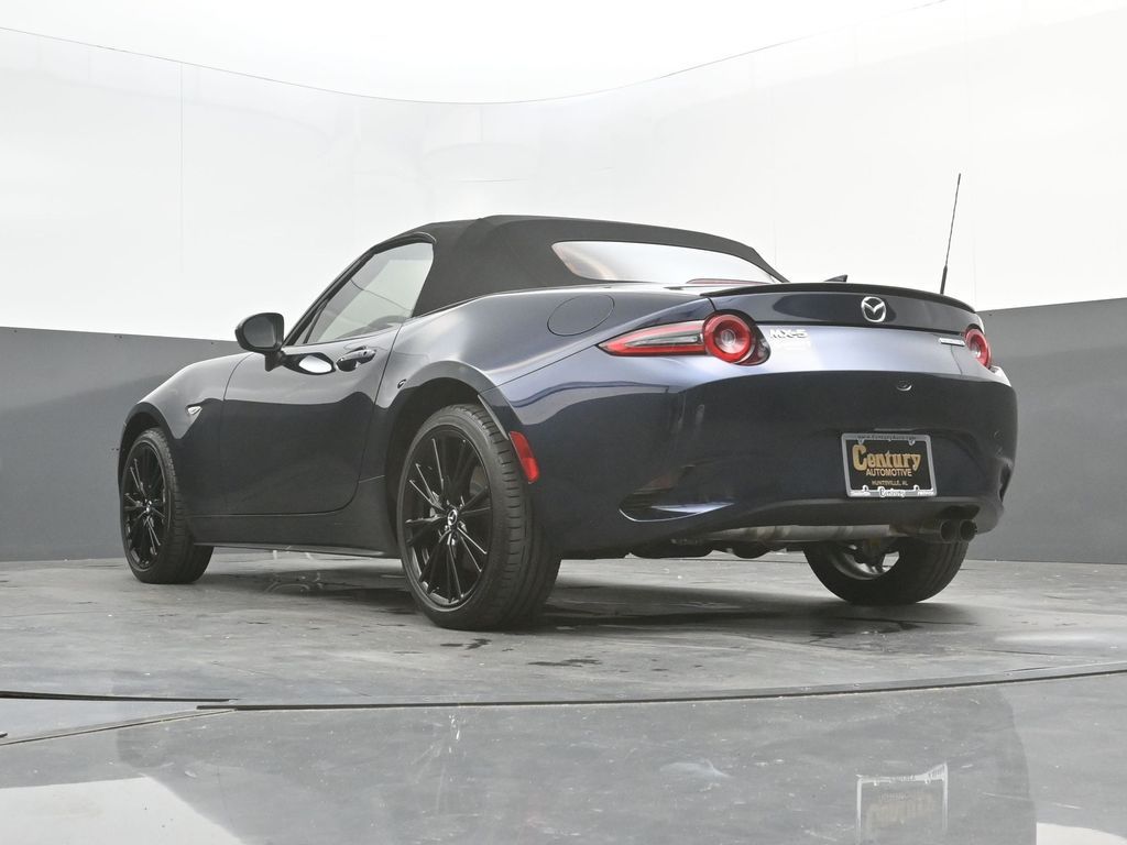 2025 Mazda MX-5 Miata Club - Photo 34
