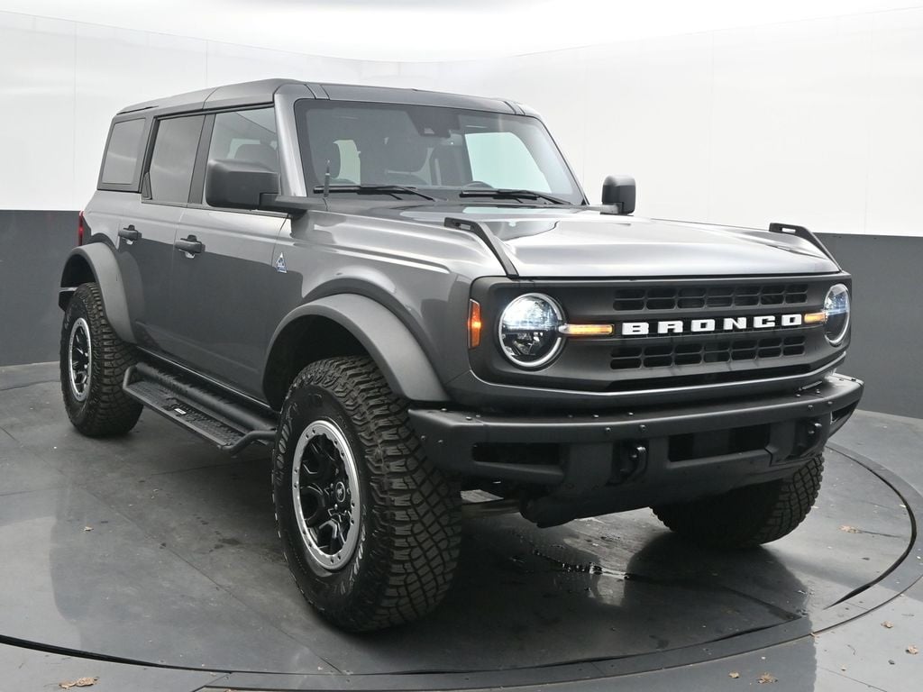 2021 Ford Bronco 4-Door Black Diamond's photo