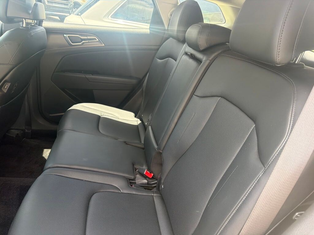 Used 2024 Kia Sportage EX SUV