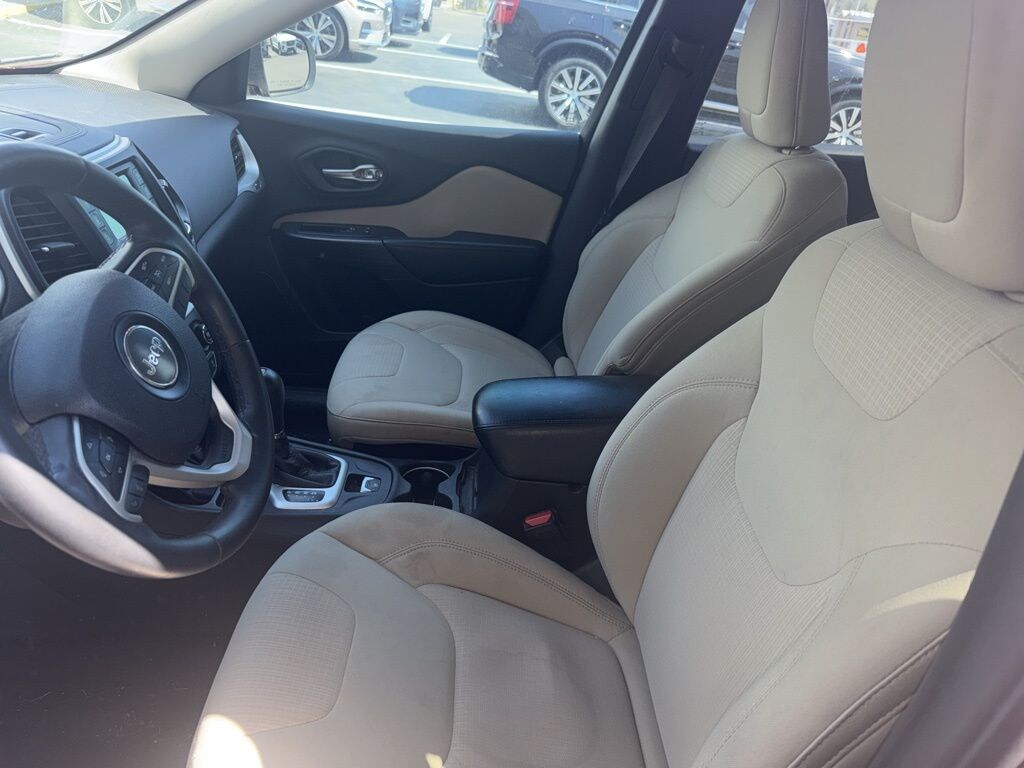 Used 2015 Jeep Cherokee Latitude SUV