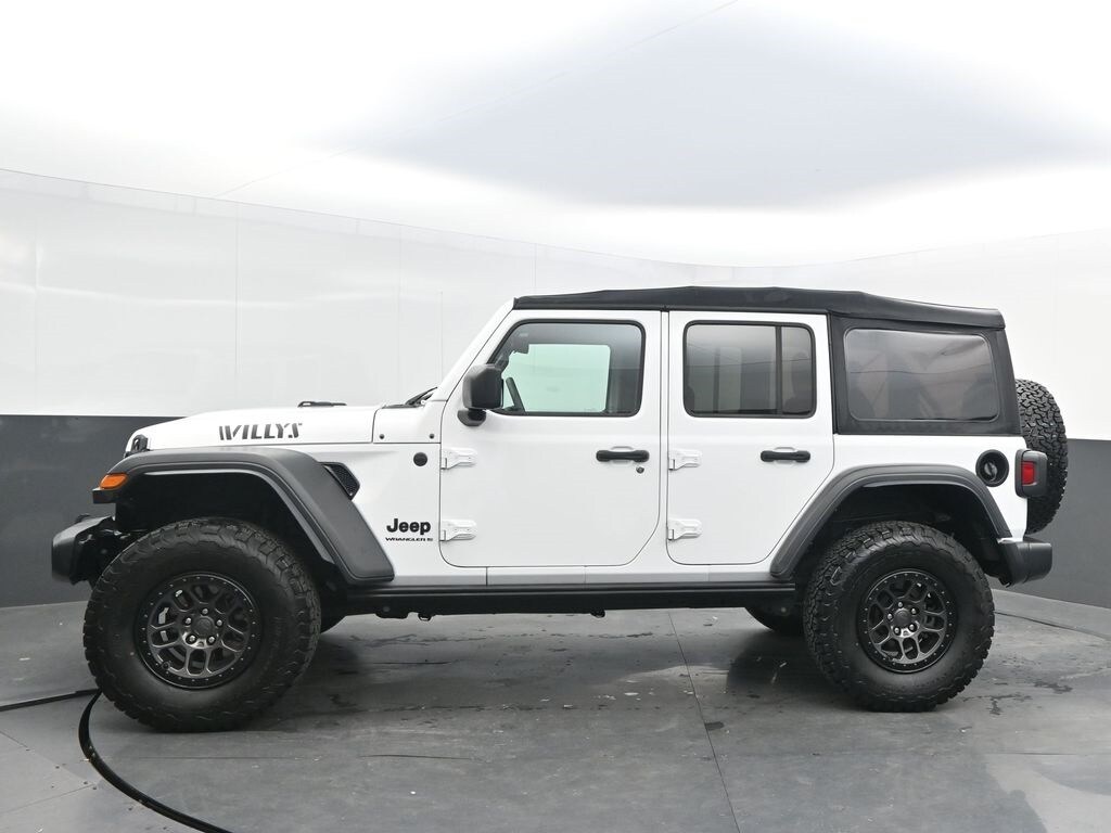 2023 Jeep Wrangler Willys photo 4