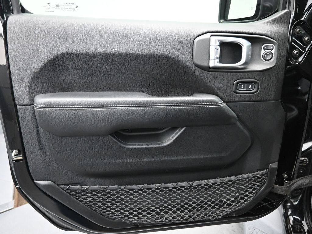 Used 2020 Jeep Gladiator Overland Truck