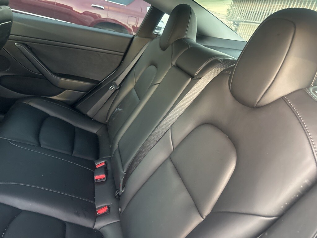 2021 Tesla Model 3 Standard Range Plus photo 2