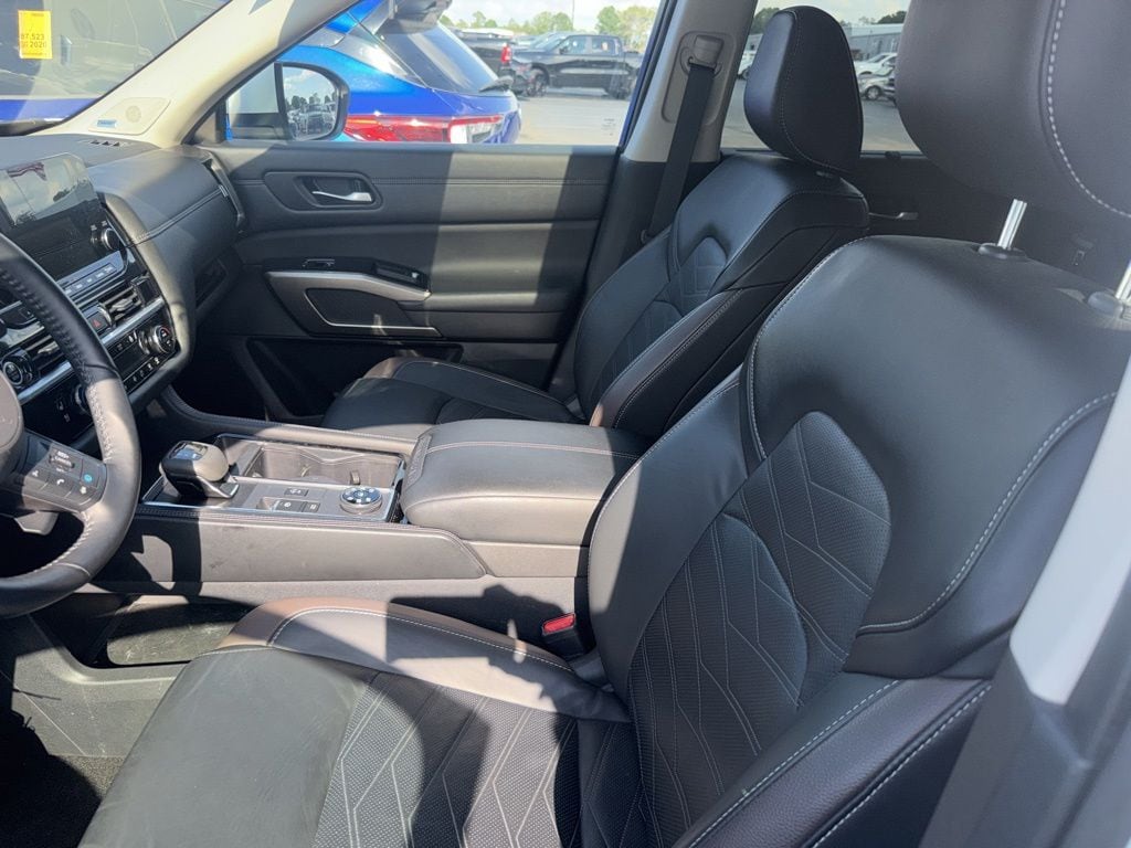 Used 2023 Nissan Pathfinder Platinum SUV