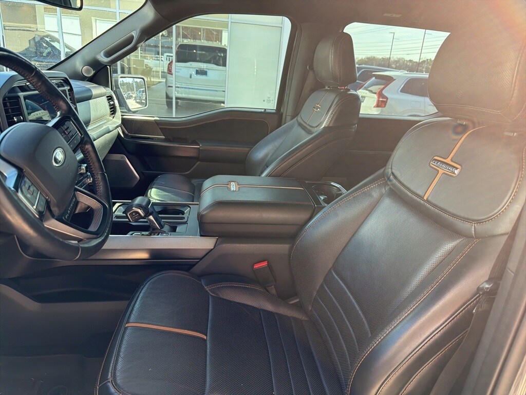 2022 Ford F-150 Platinum photo 2
