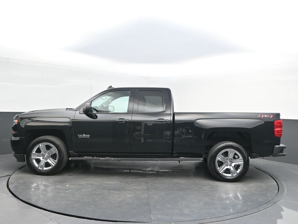 2019 Chevrolet Silverado 1500 Custom photo 4