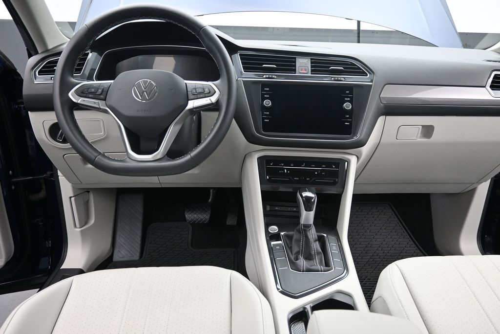 2023 Volkswagen Tiguan SE - Photo 32