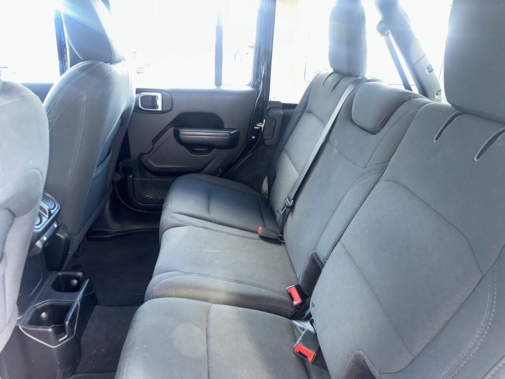 2018 Jeep Wrangler Unlimited Sport S photo 3