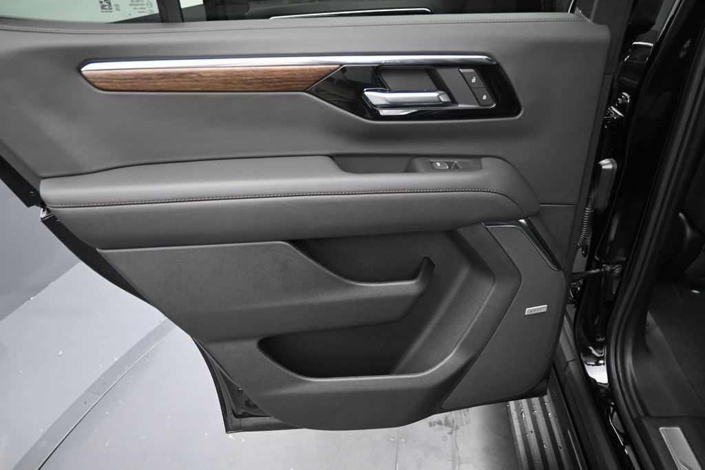 2025 Chevrolet Tahoe High Country - Photo 17