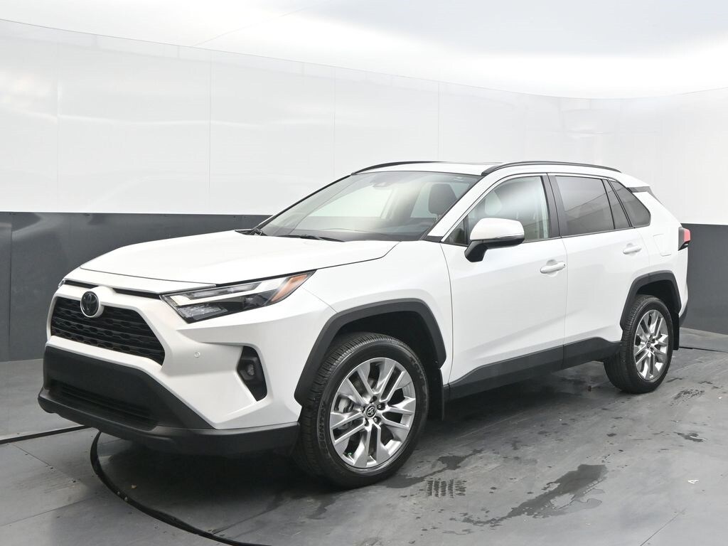 2025 Toyota RAV4 XLE Premium photo 2