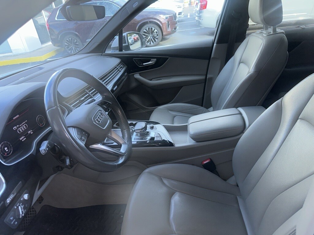 2019 Audi Q7 55 Prestige photo 2