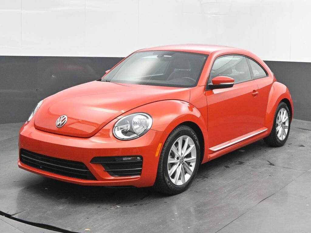 2018 Volkswagen Beetle S photo 3