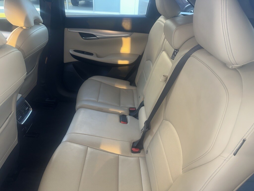 2021 Infiniti QX50 Essential photo 3