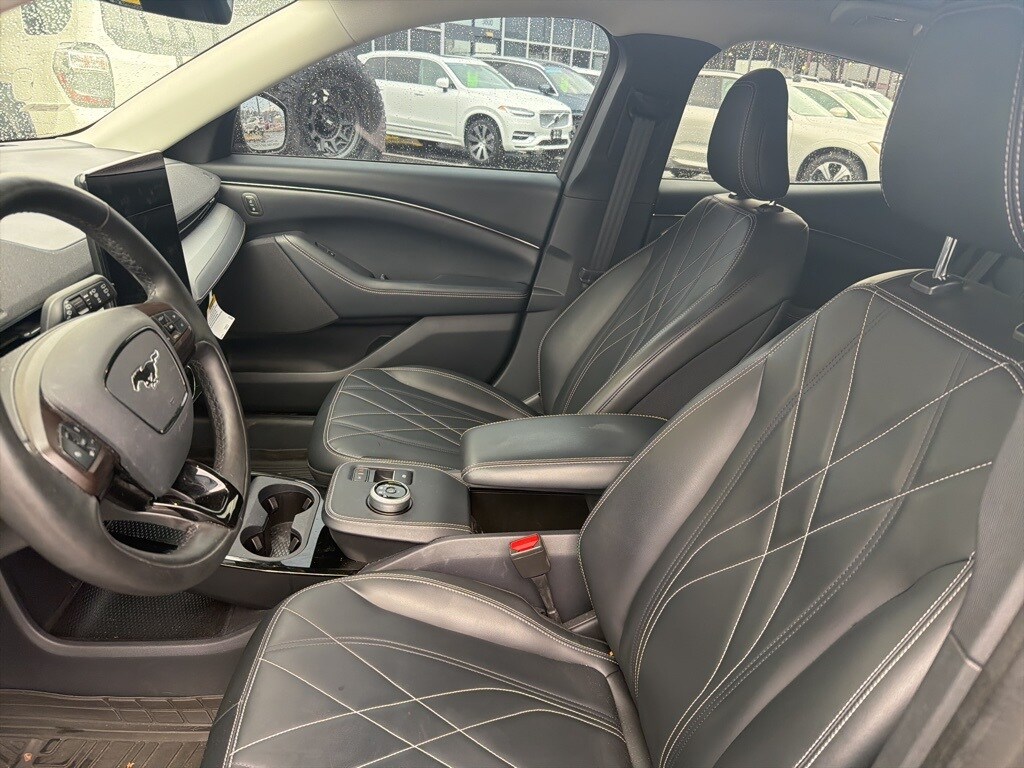 2021 Ford Mustang Select photo 2