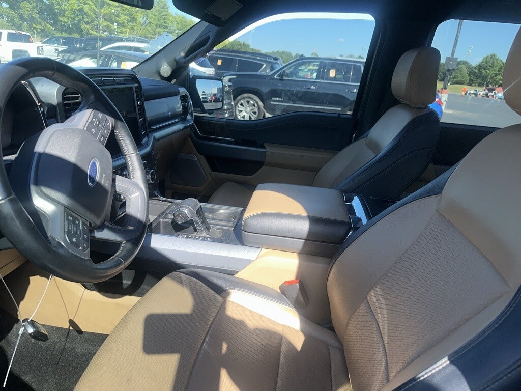 2023 Ford F-150 Lariat photo 2
