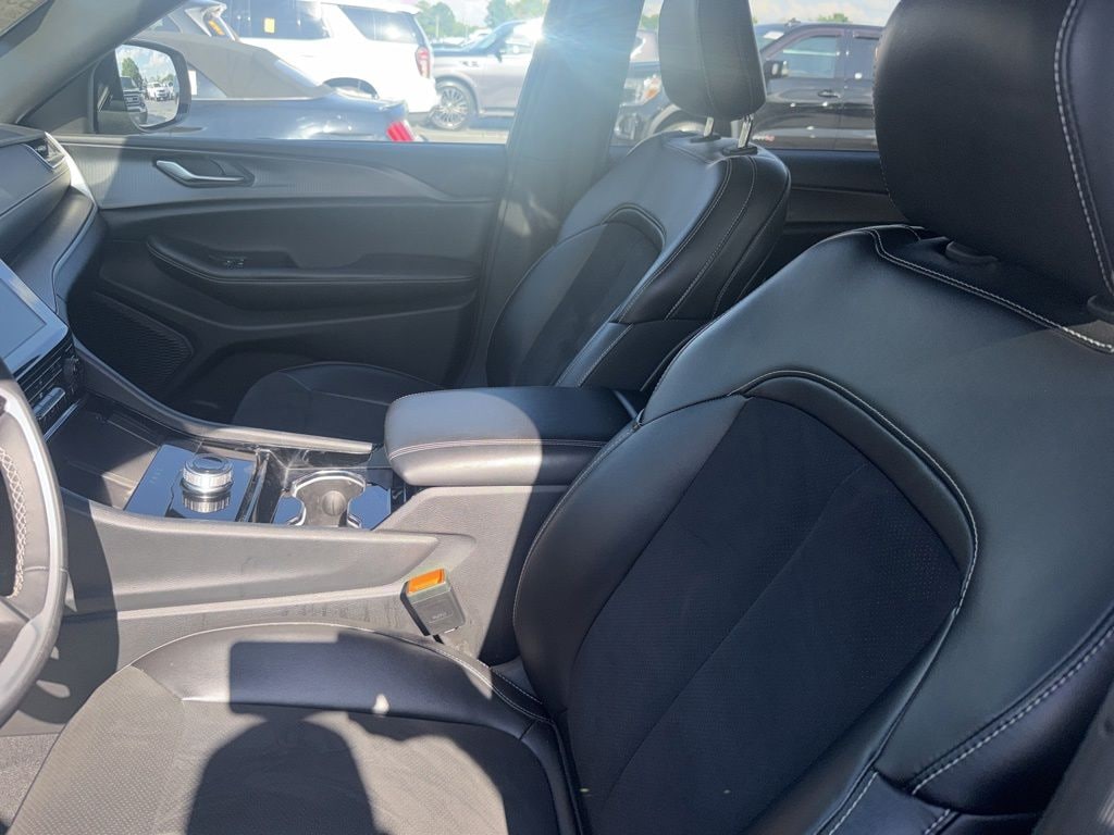 Used 2023 Jeep Grand Cherokee L Altitude SUV