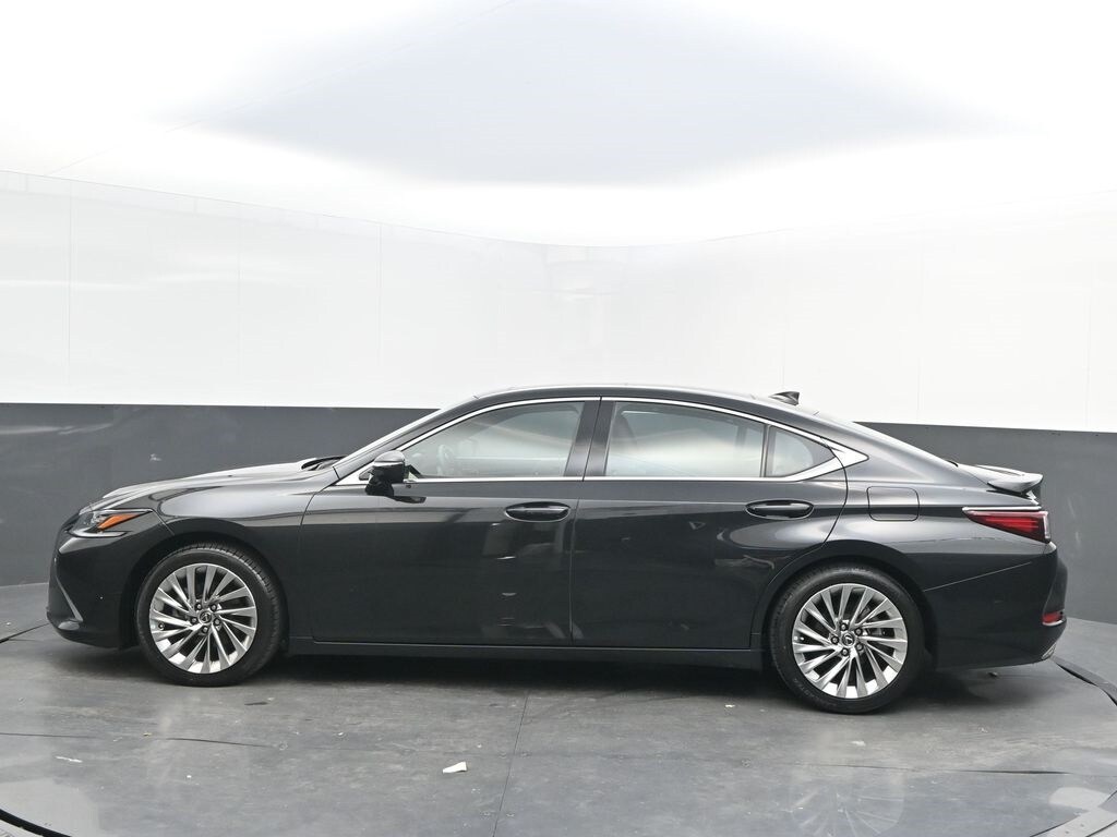 2022 Lexus ES 350 Ultra Luxury photo 4