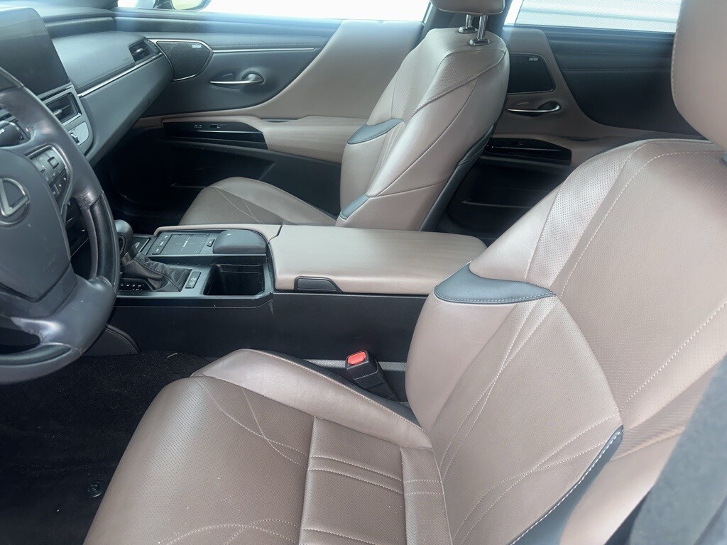 2022 Lexus ES 350 Ultra Luxury photo 2