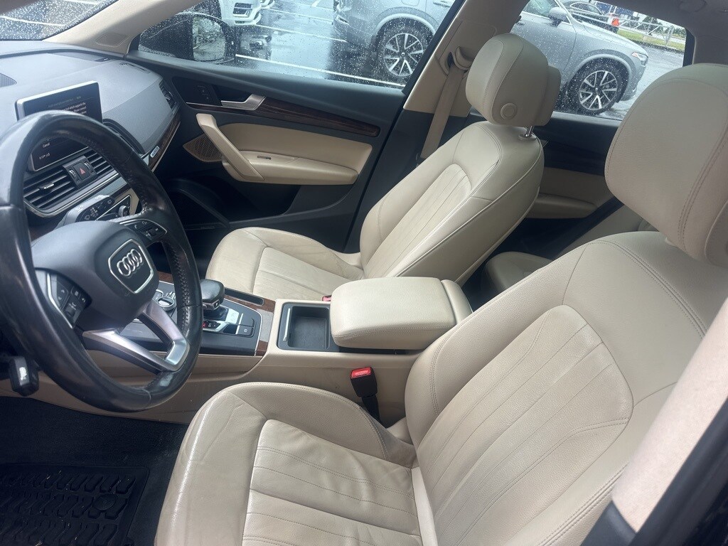 2018 Audi Q5 2.0T Premium Plus photo 2