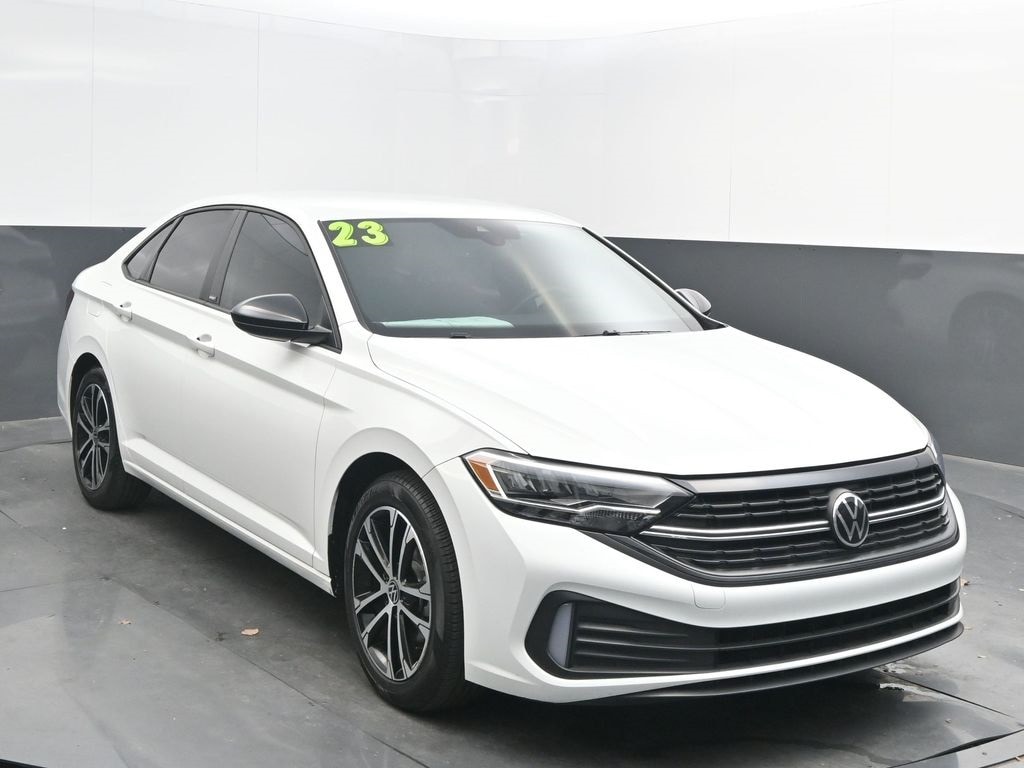 2023 Volkswagen Jetta Sport's photo