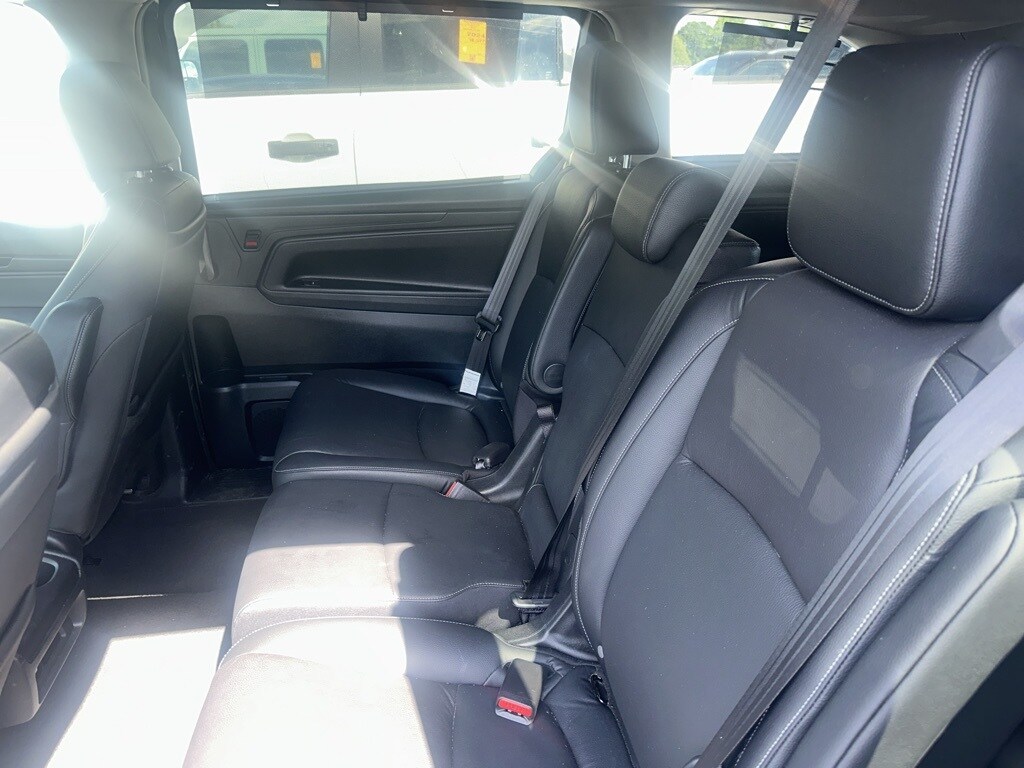 2024 Honda Odyssey Touring photo 3