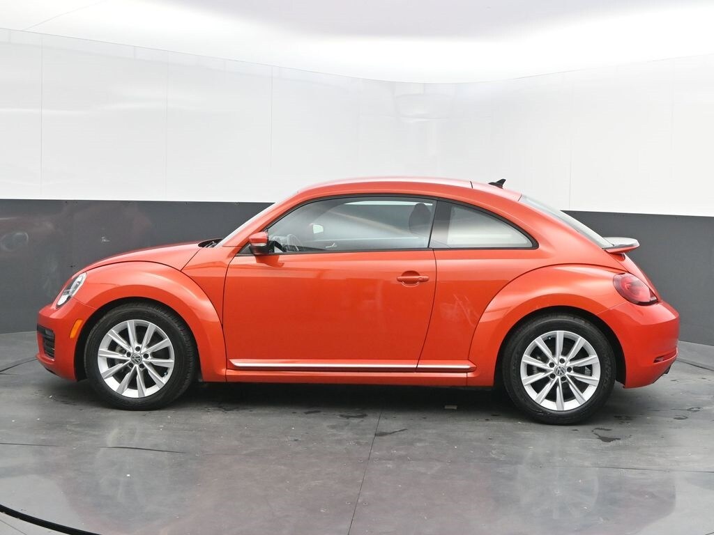 2018 Volkswagen Beetle S photo 4