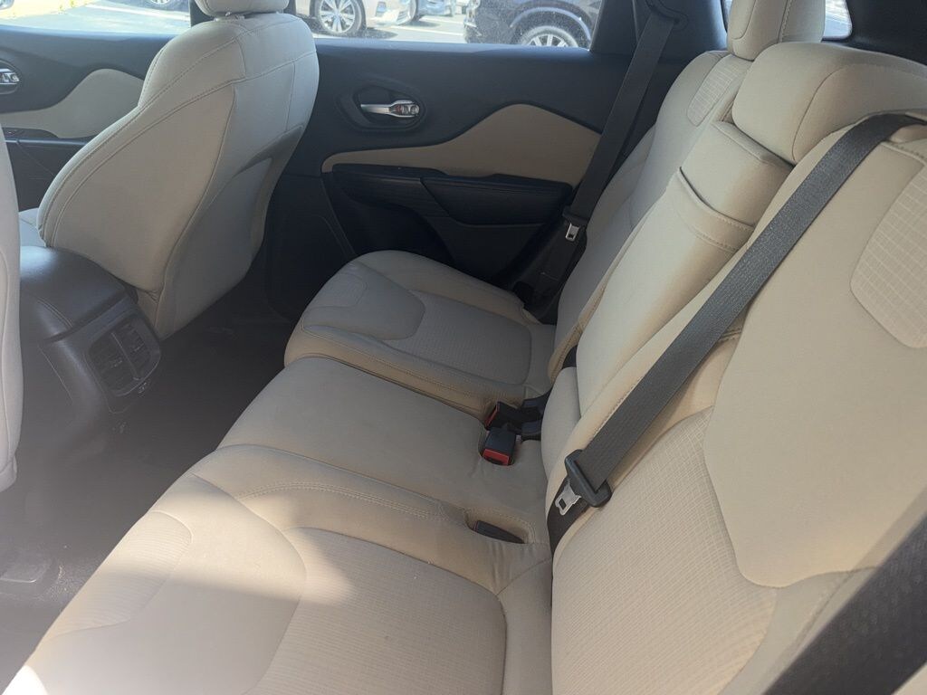 Used 2015 Jeep Cherokee Latitude SUV