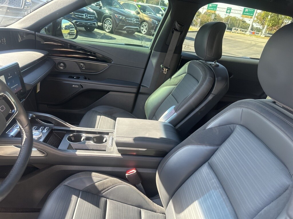 2024 Lincoln Nautilus Reserve photo 2