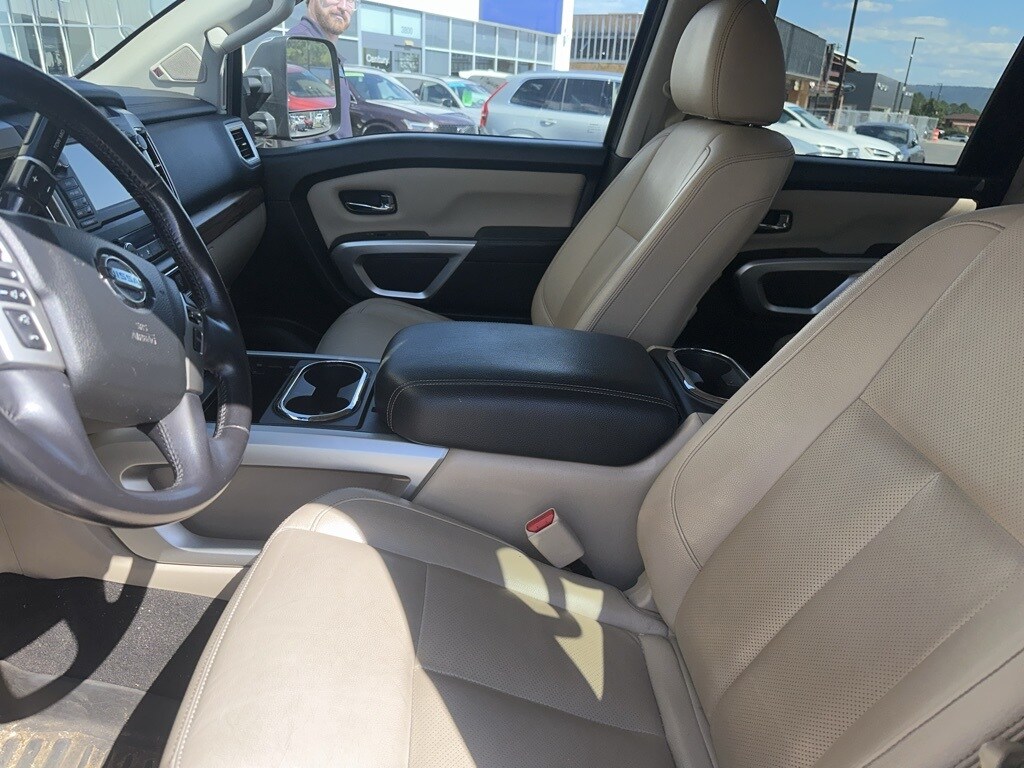 2018 Nissan Titan SL photo 2