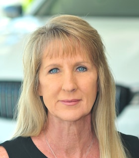 Staff member Cindy Hopper from ID_9d90a5897934