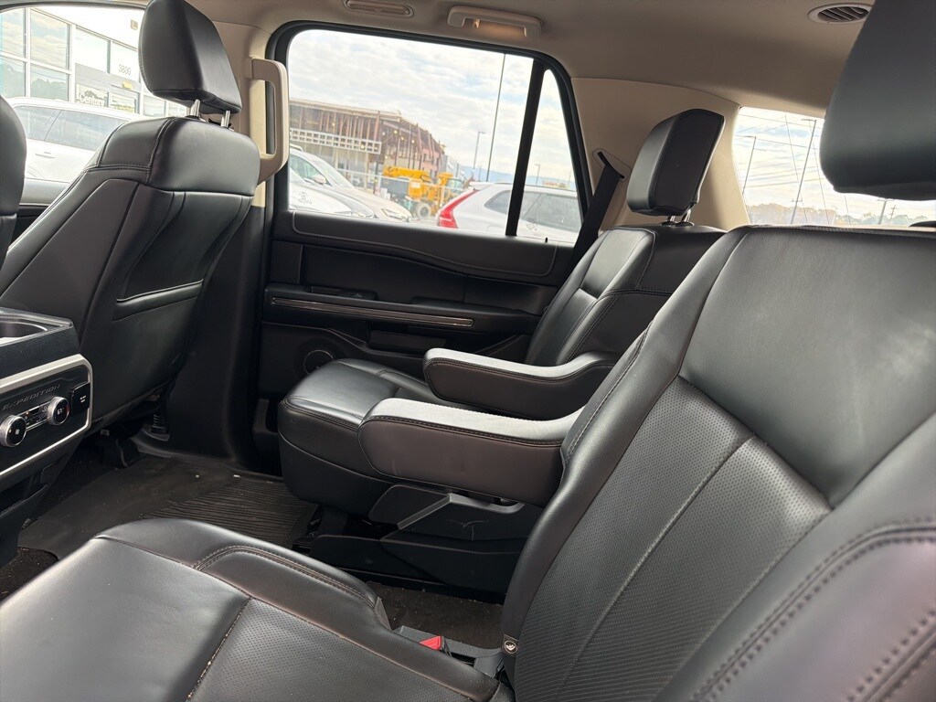 2022 Ford Expedition XLT photo 3
