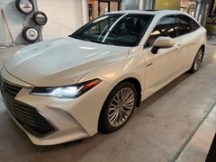 2020 Toyota Avalon Hybrid Limited Sedan