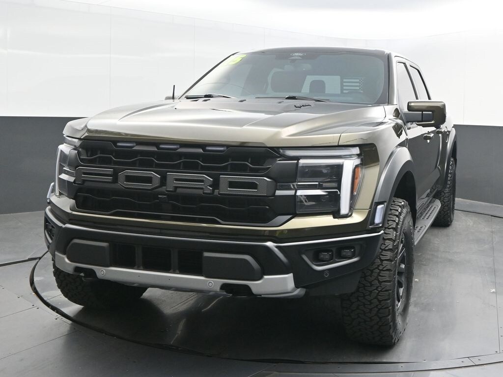 2025 Ford F-150 Raptor photo 2
