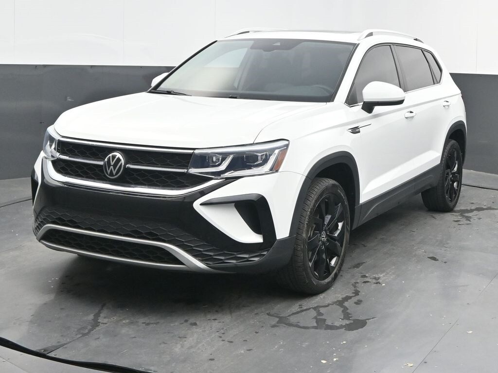 2022 Volkswagen Taos SEL photo 3