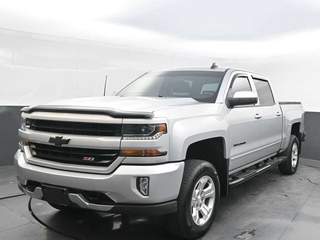 2018 Chevrolet Silverado 1500 LT photo 3