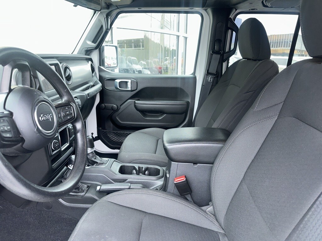 2023 Jeep Wrangler Willys photo 2