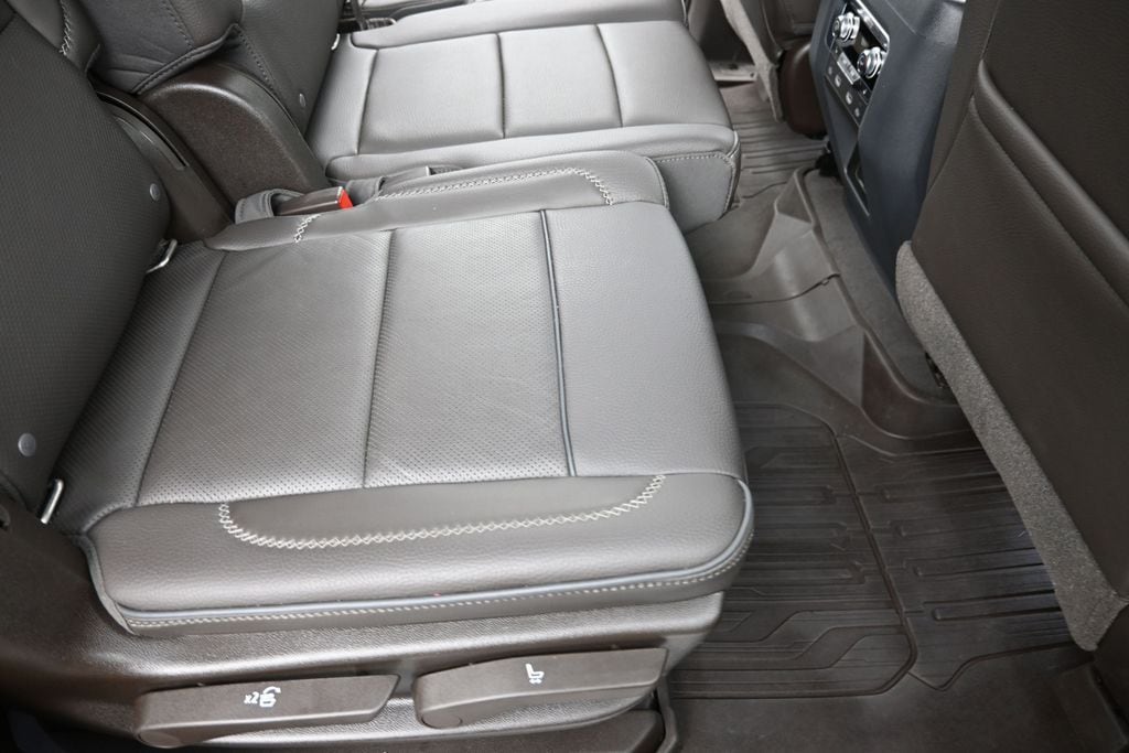 2021 GMC Yukon Denali - Photo 25