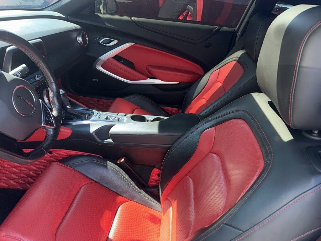 2022 Chevrolet Camaro 3LT photo 2