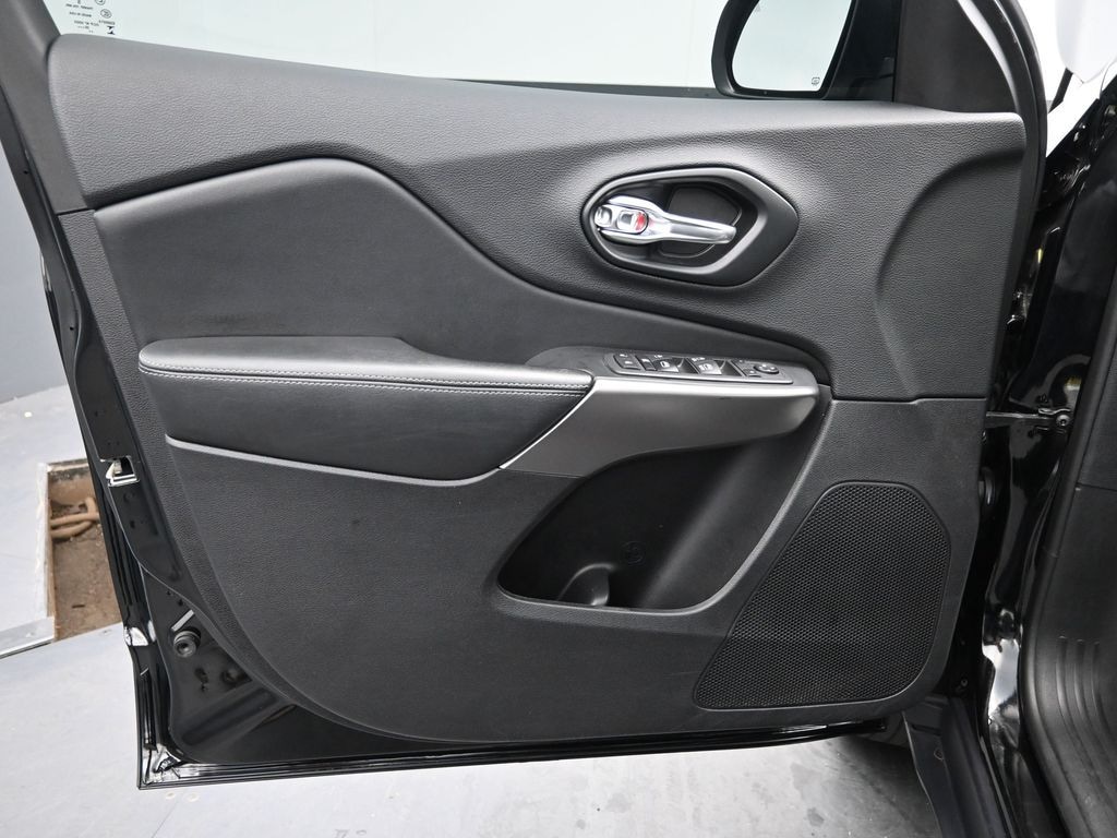 Used 2021 Jeep Cherokee Latitude Lux SUV