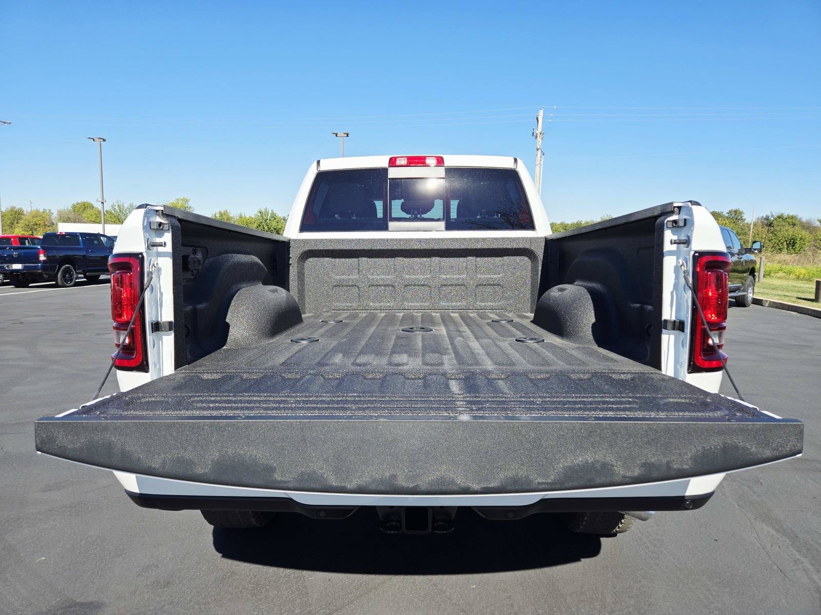 2026 RAM 2500 Tradesman/Black Express - Photo 14