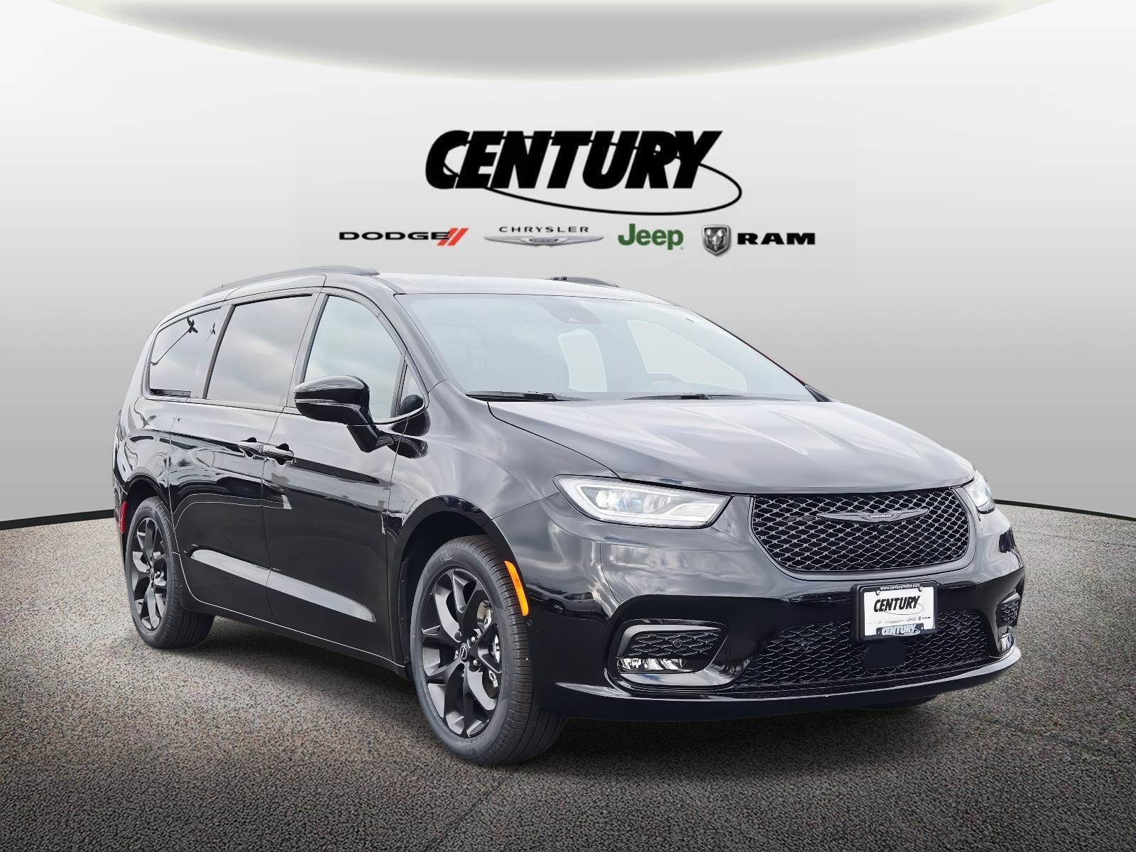 2026 Chrysler Pacifica Select's photo