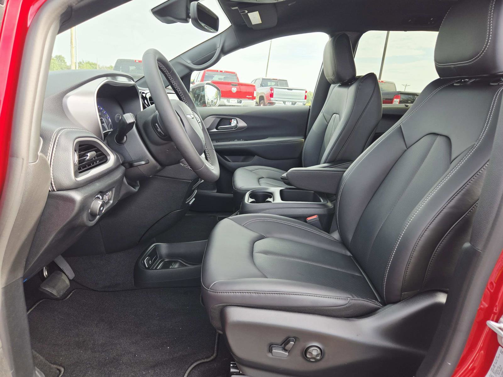 2026 Chrysler Pacifica Select - Photo 11